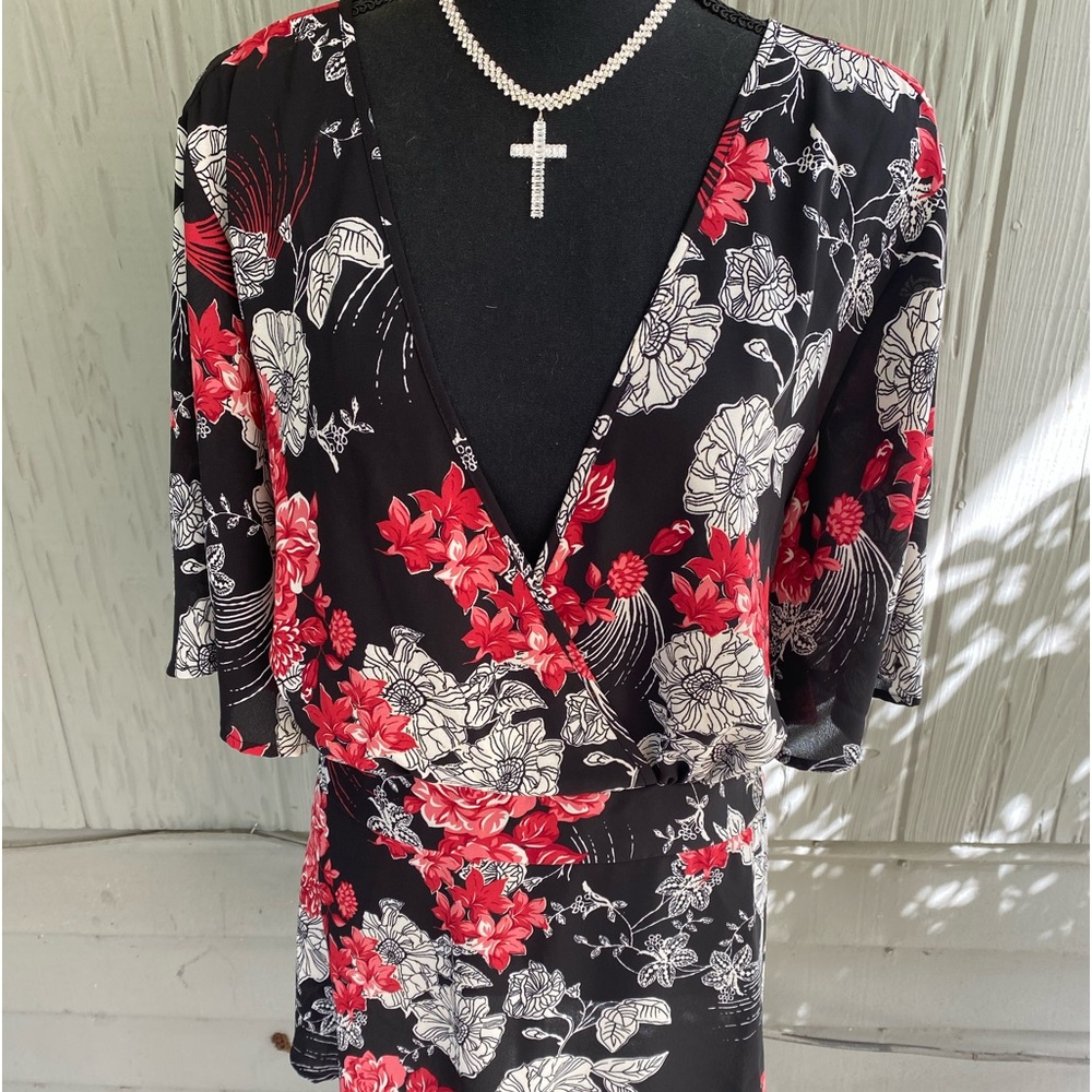 Elegant double breasted blouse at ties in the back